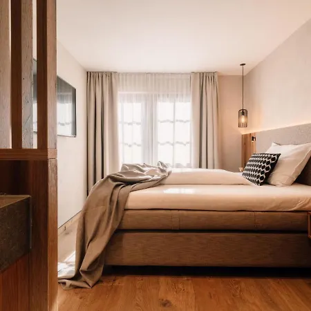 Johann Hotel 4*