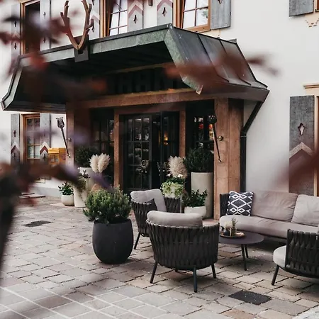 Johann سخلادميخ