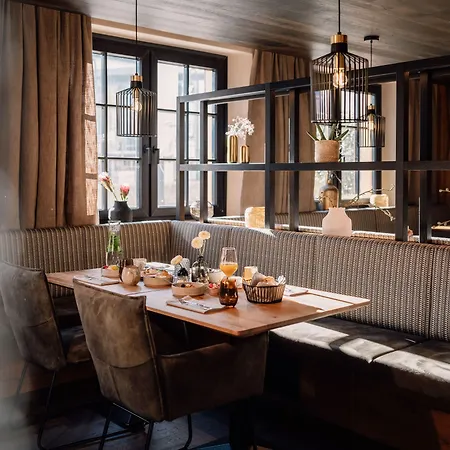 Johann 4* سخلادميخ